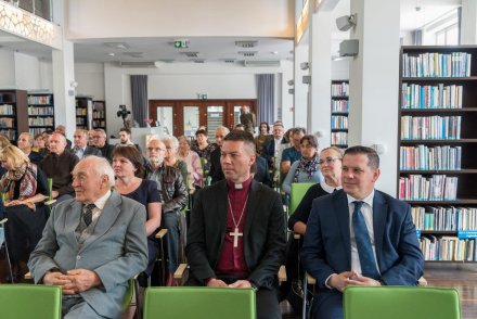 Uroczystość upamiętnienia mjra Adolfa Pilcha - prelekcja w Miejskiej Bibliotece Publicznej im. J. Śniegonia